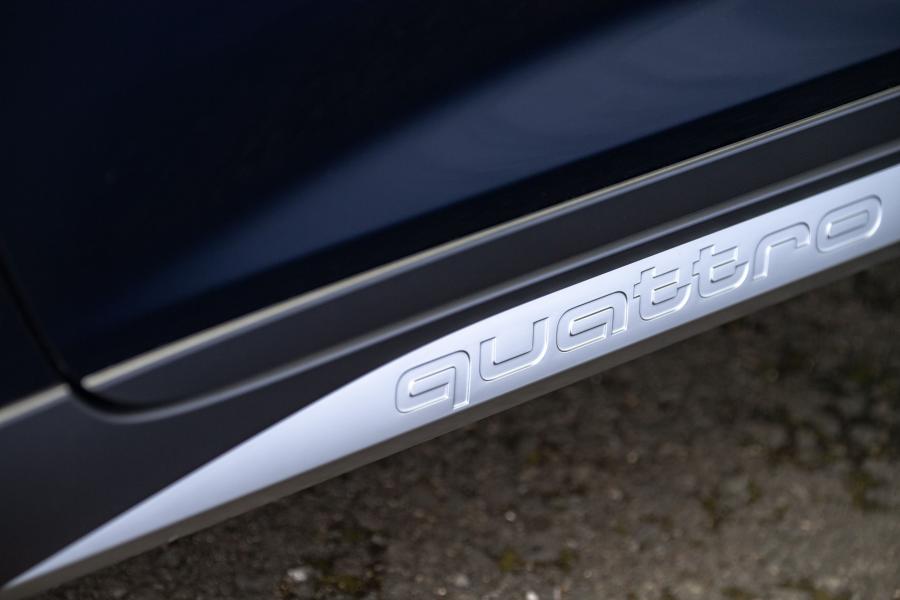 Детали интерьера Audi A6 50 TDI Allroad Quattro 2019 года  (UK) (фото 32 из 40)